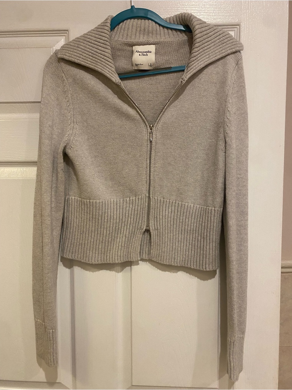 Abercrombie & Fitch Women's Light Gray Zip Cardigan